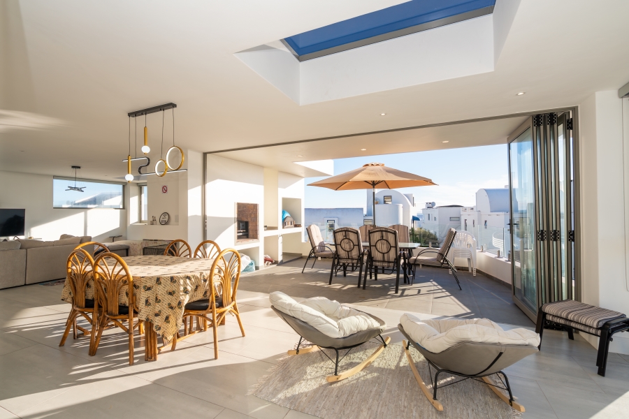 5 Bedroom Property for Sale in Paradise Beach Western Cape
